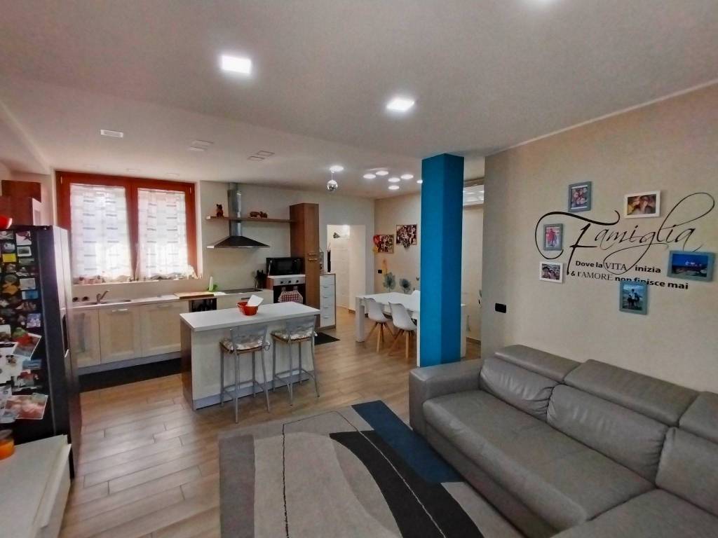 casa indipendente in vendita a Jerago con Orago