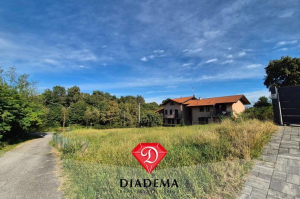 terreno agricolo in vendita a Jerago con Orago