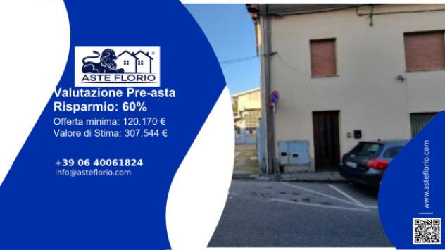 locale commerciale in vendita a Jerago con Orago
