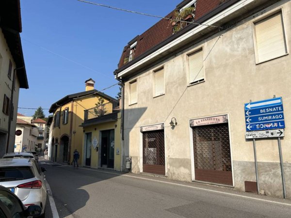 negozio in vendita a Jerago con Orago