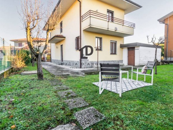 casa indipendente in vendita a Jerago con Orago