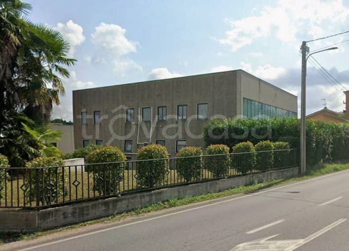 locale di sgombero in vendita a Jerago con Orago