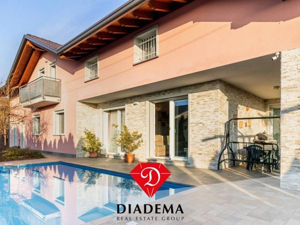 casa indipendente in vendita a Jerago con Orago