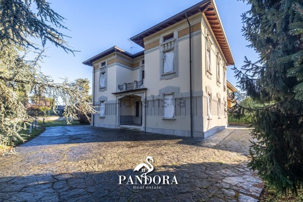 casa indipendente in vendita a Jerago con Orago
