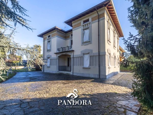 casa indipendente in vendita a Jerago con Orago