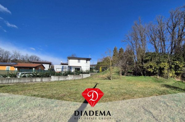 terreno agricolo in vendita a Jerago con Orago