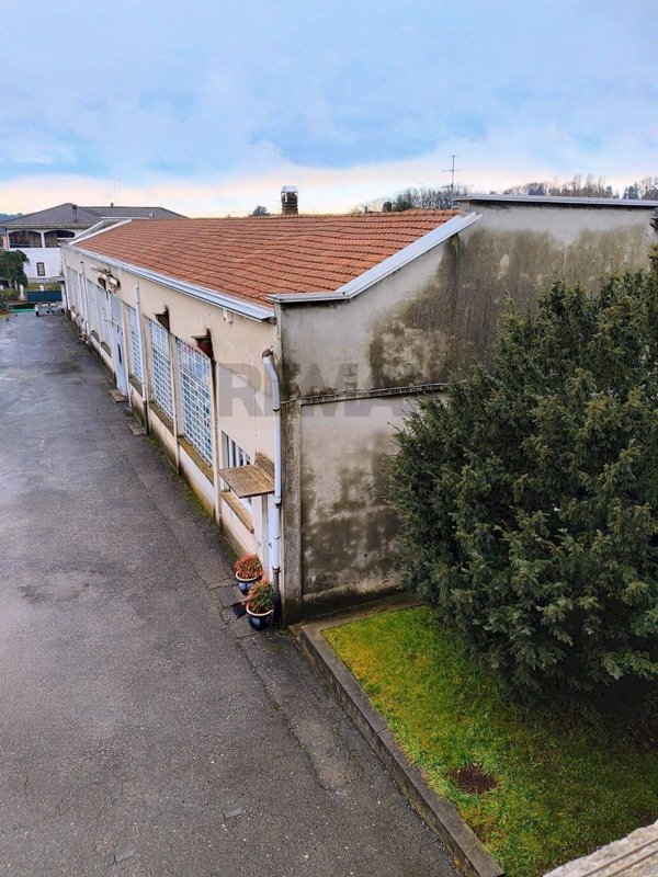 locale commerciale in vendita a Jerago con Orago