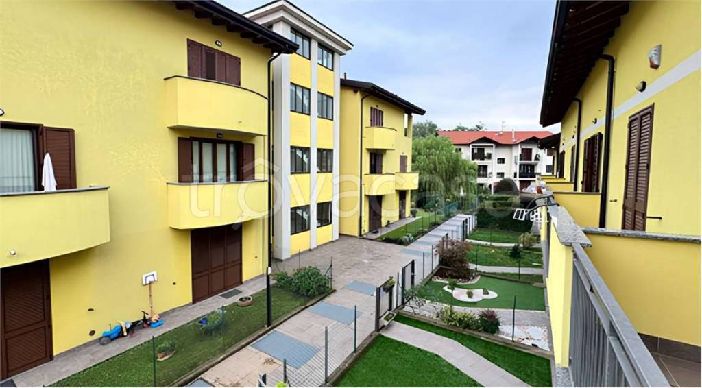 appartamento in vendita a Jerago con Orago