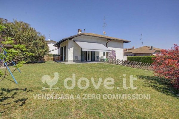 casa indipendente in vendita a Jerago con Orago