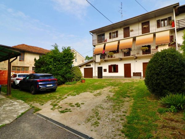 appartamento in vendita a Jerago con Orago