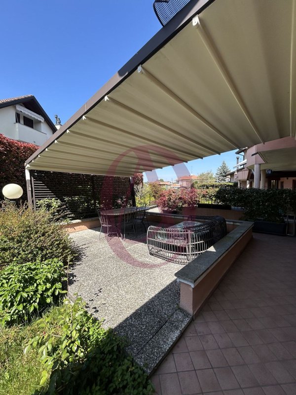 casa indipendente in vendita a Jerago con Orago
