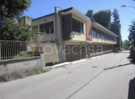 capannone in vendita a Jerago con Orago