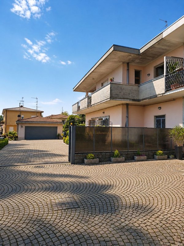casa indipendente in vendita a Jerago con Orago