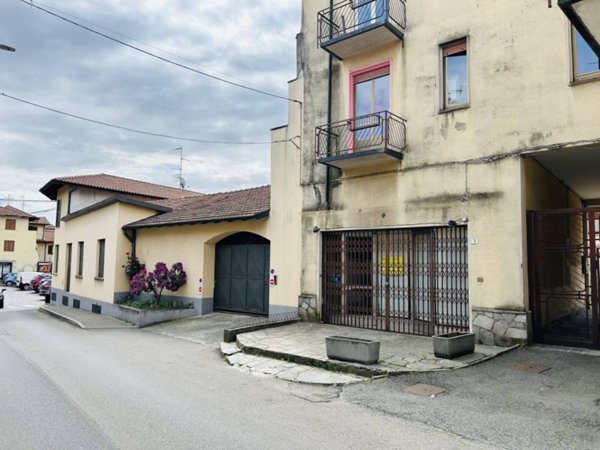 negozio in vendita a Jerago con Orago