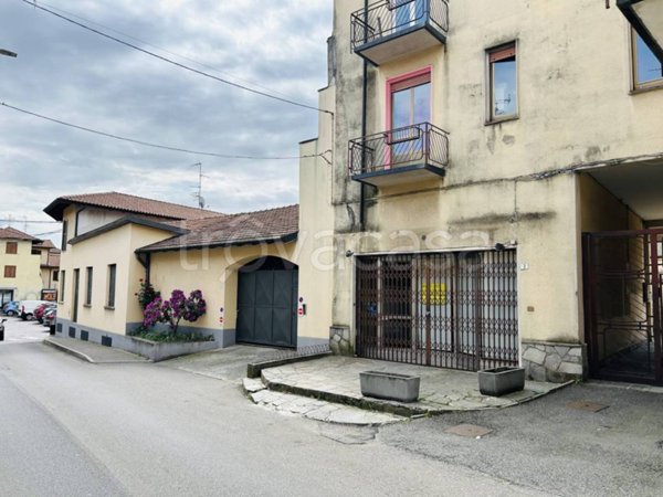 negozio in vendita a Jerago con Orago