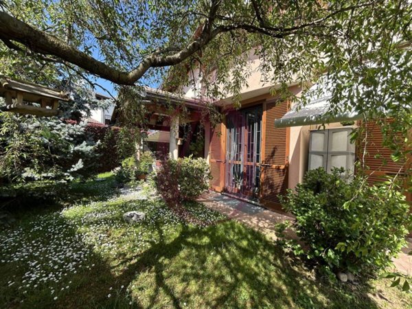 casa indipendente in vendita a Jerago con Orago