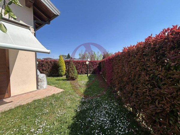 casa indipendente in vendita a Jerago con Orago