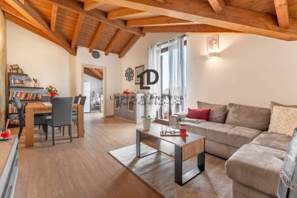 appartamento in vendita a Jerago con Orago