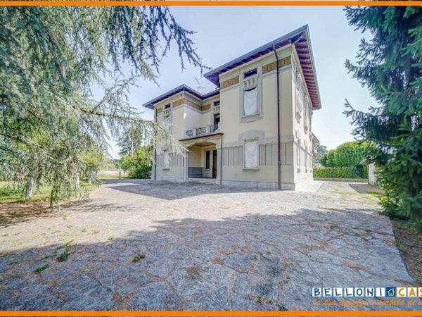casa indipendente in vendita a Jerago con Orago