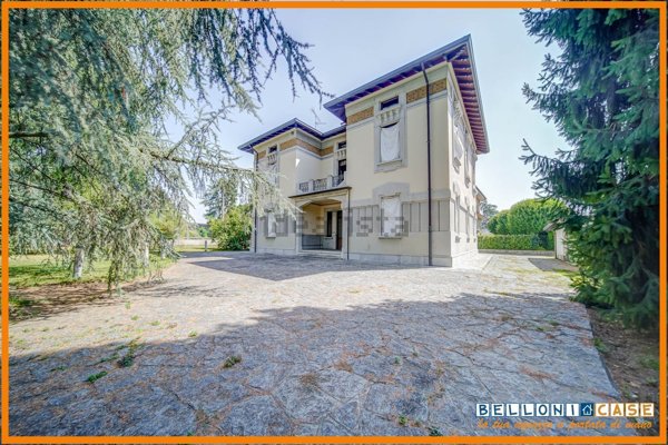 casa indipendente in vendita a Jerago con Orago