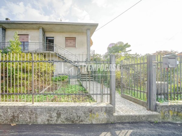 casa indipendente in vendita a Jerago con Orago