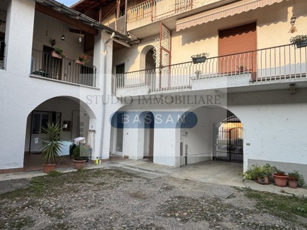 appartamento in vendita a Jerago con Orago
