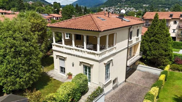 casa indipendente in vendita a Lavena Ponte Tresa