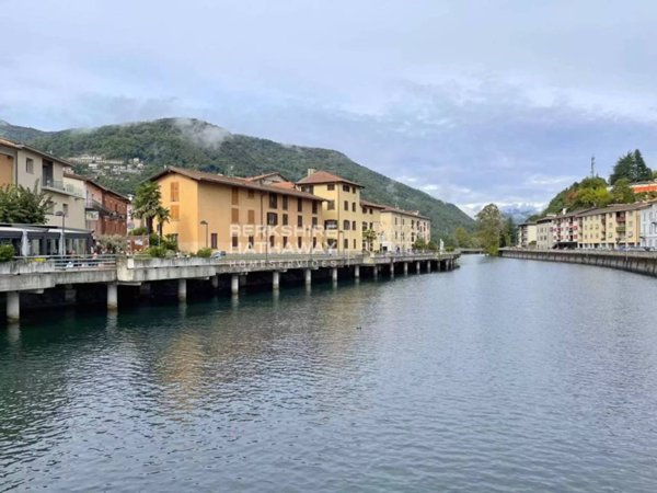 casa indipendente in vendita a Lavena Ponte Tresa in zona Ponte Tresa