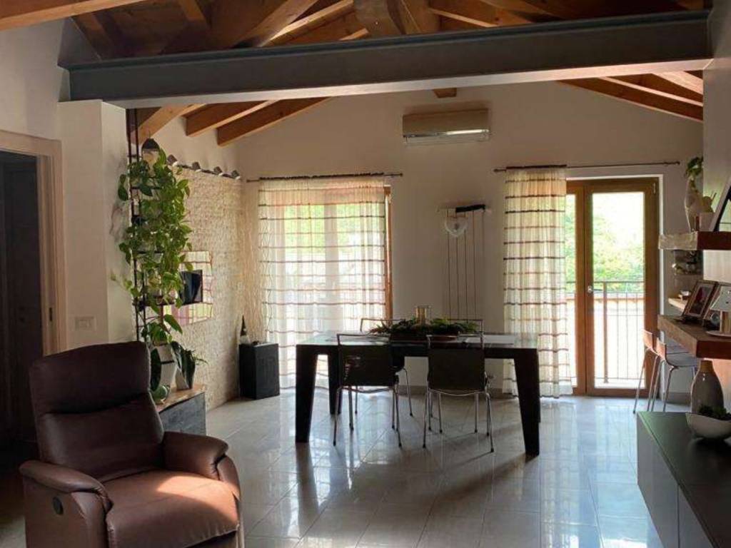 appartamento in vendita a Lavena Ponte Tresa