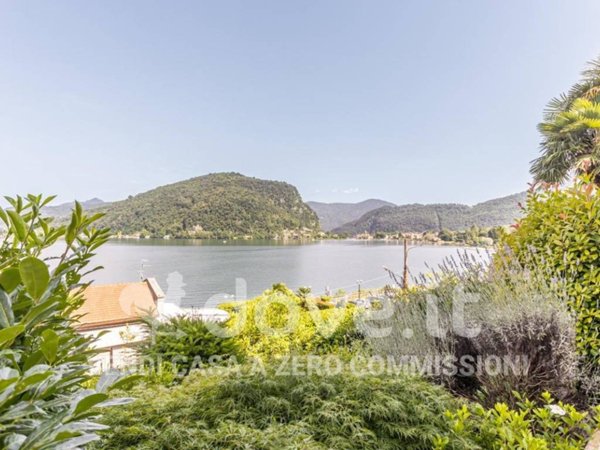 casa indipendente in vendita a Lavena Ponte Tresa