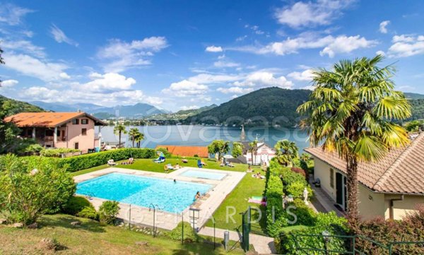 casa indipendente in vendita a Lavena Ponte Tresa