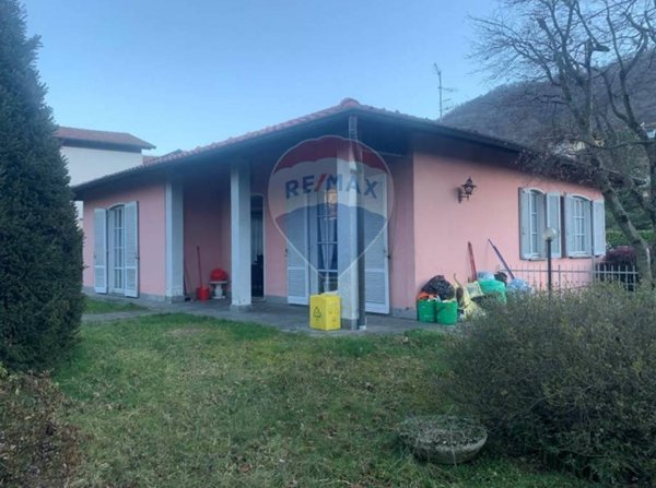 casa indipendente in vendita a Lavena Ponte Tresa