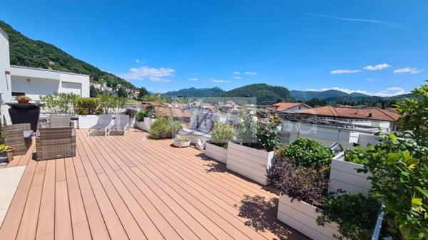 appartamento in vendita a Lavena Ponte Tresa in zona Lavena