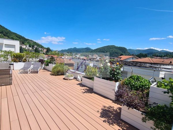 appartamento in vendita a Lavena Ponte Tresa in zona Lavena