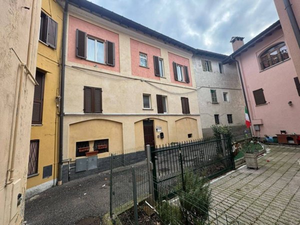 appartamento in vendita a Lavena Ponte Tresa in zona Lavena