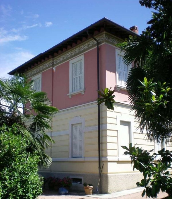 casa indipendente in vendita a Lavena Ponte Tresa
