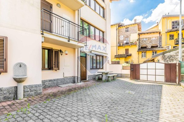 casa indipendente in vendita a Lavena Ponte Tresa