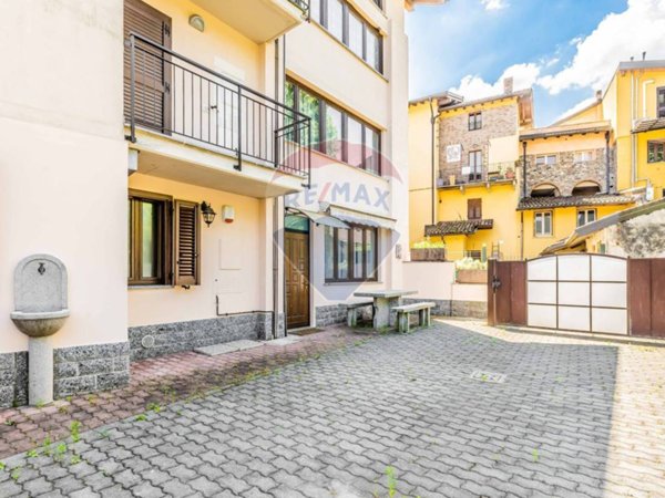 casa indipendente in vendita a Lavena Ponte Tresa