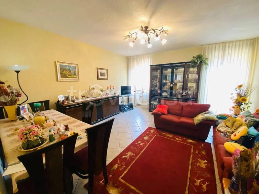 appartamento in vendita a Lavena Ponte Tresa in zona Lavena