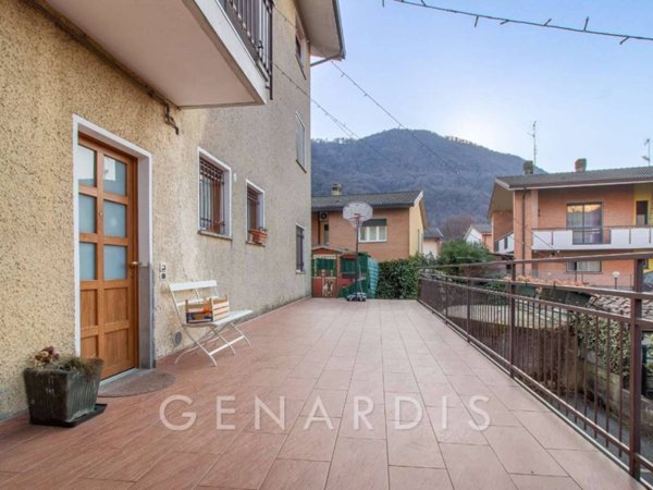 appartamento in vendita a Lavena Ponte Tresa