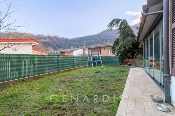 appartamento in vendita a Lavena Ponte Tresa in zona Lavena