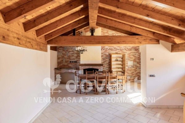casa indipendente in vendita a Lavena Ponte Tresa in zona Lavena