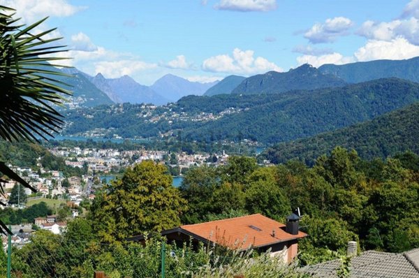 casa indipendente in vendita a Lavena Ponte Tresa in zona Ponte Tresa