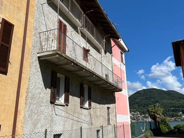 appartamento in vendita a Lavena Ponte Tresa in zona Lavena