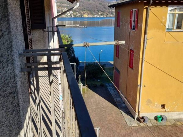 appartamento in vendita a Lavena Ponte Tresa in zona Lavena