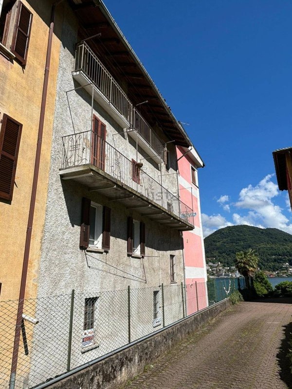 appartamento in vendita a Lavena Ponte Tresa in zona Lavena