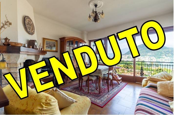 casa indipendente in vendita a Lavena Ponte Tresa