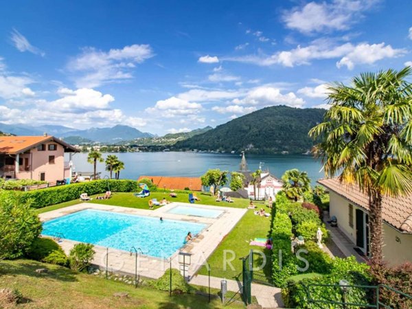 casa indipendente in vendita a Lavena Ponte Tresa