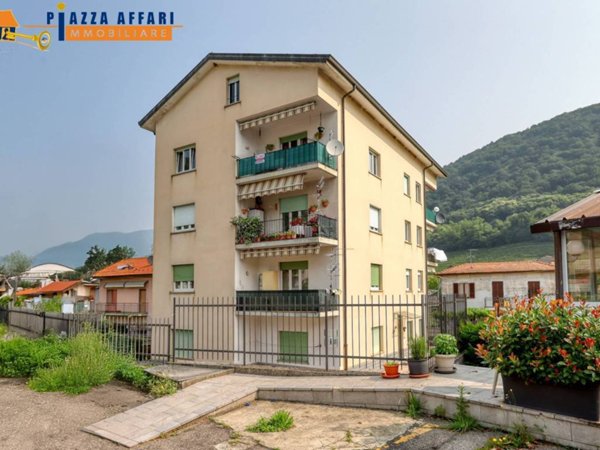 appartamento in vendita a Lavena Ponte Tresa