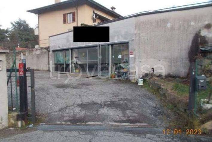 negozio in vendita a Lavena Ponte Tresa